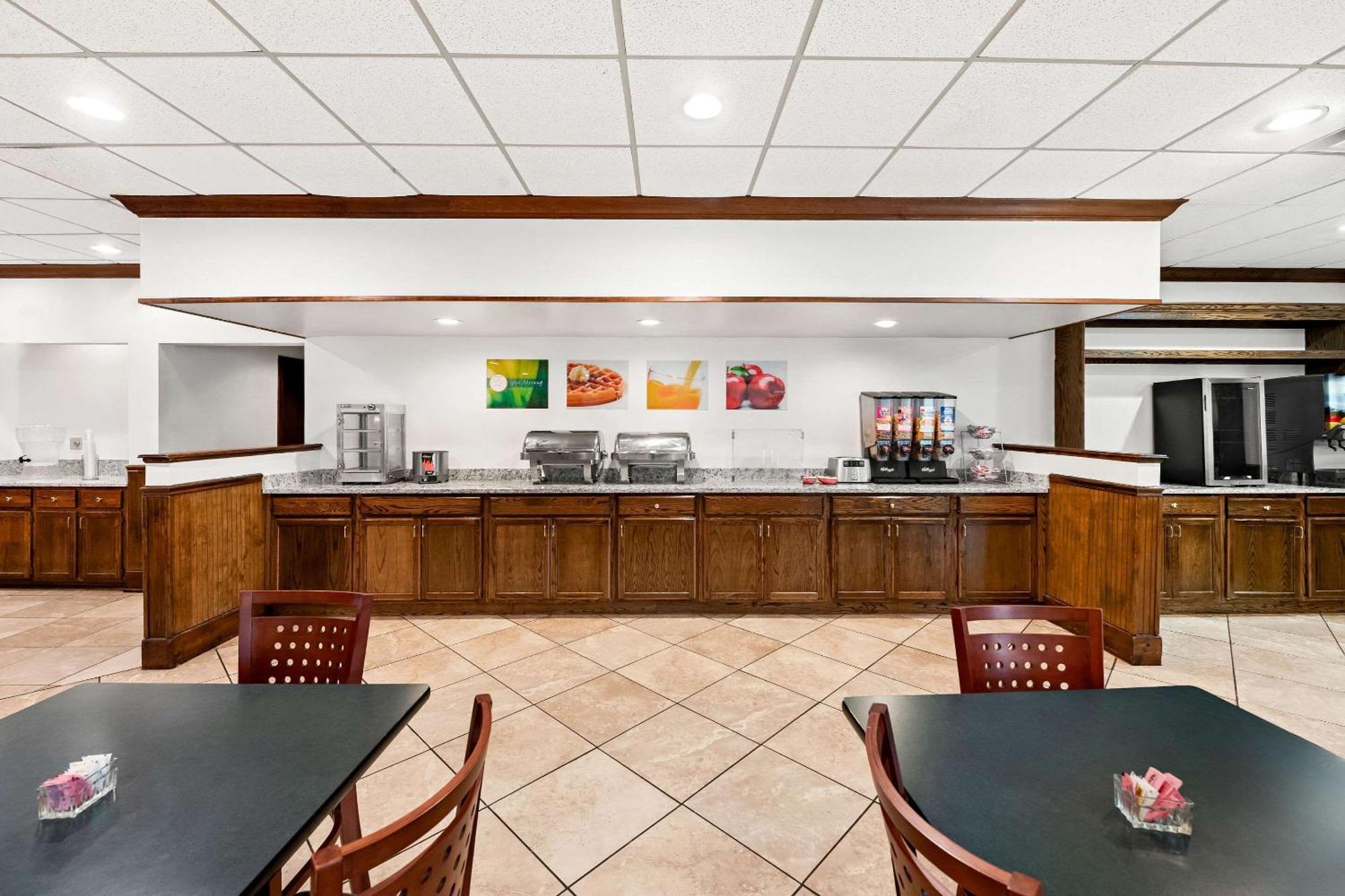 Quality Inn Dayton Airport Englewood Eksteriør billede