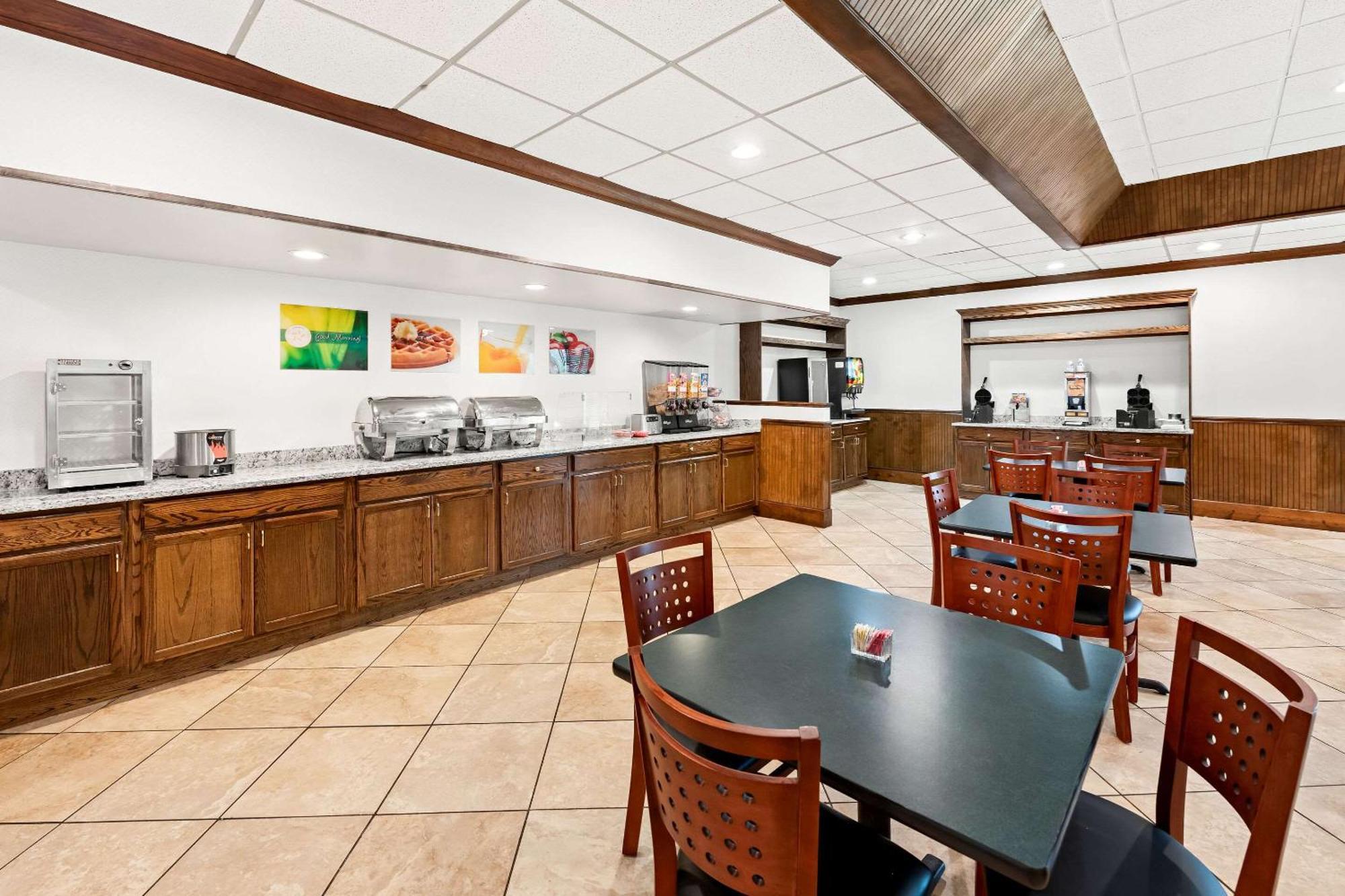 Quality Inn Dayton Airport Englewood Eksteriør billede